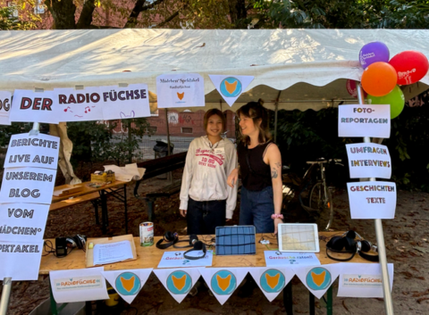 Medienstand der Radiofüchse auf dem Mädchen*Spektakel Hamburg